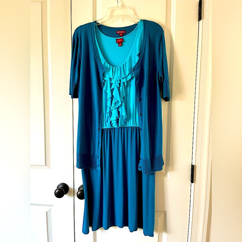 Women’s turquoise two piece dress set - size L